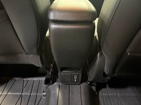 Used 2022 Buick Encore GX Select w/ Sport Touring Package image 21