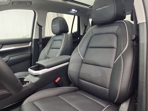 Used 2026 GMC Terrain Denali w/ LPO, Black Badging Package image 29