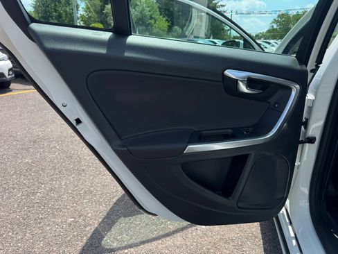 Used 2014 Volvo S60 T5 FWD image 18