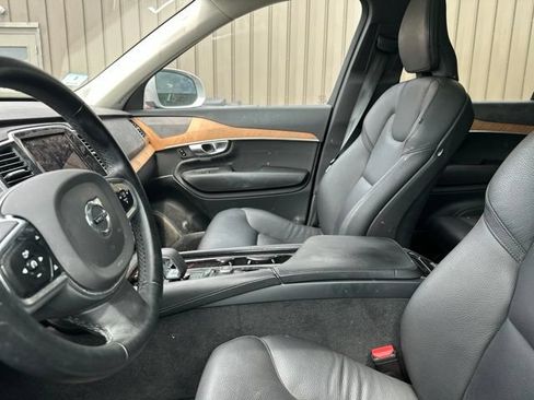Used 2023 Volvo XC90 B6 Plus AWD/4WD image 7