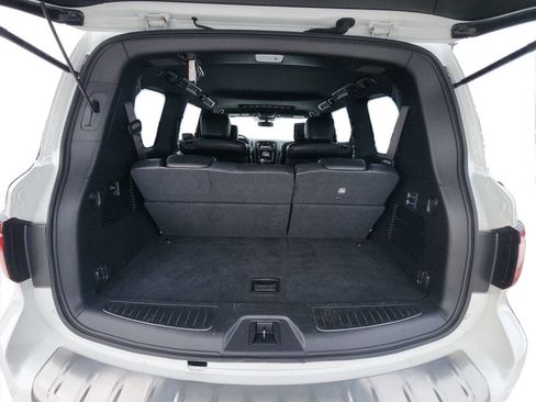 Used 2021 INFINITI QX80 Premium Select image 11
