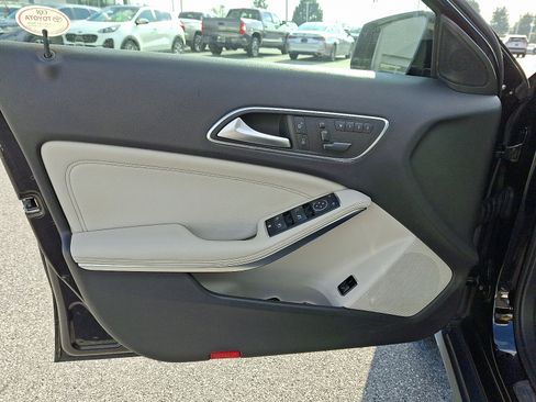 Used 2015 Mercedes-Benz GLA 250 4MATIC image 14