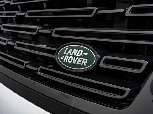 New 2026 Land Rover Range Rover SE image 3