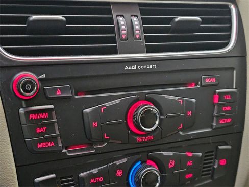 Used 2012 Audi A4 2.0T Premium w/ Style Pkg image 28