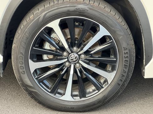 Used 2021 Toyota Highlander XSE image 38