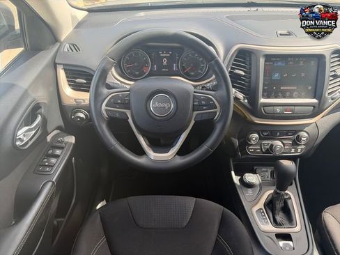Used 2015 Jeep Cherokee Latitude AWD/4WD image 13