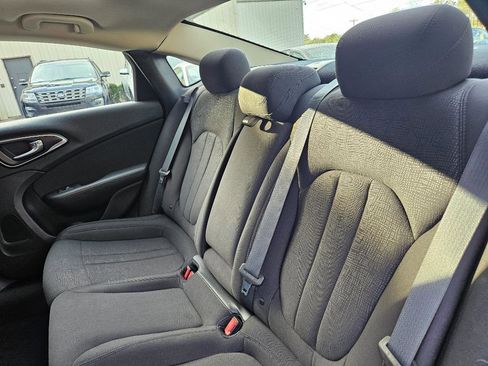 Used 2015 Chrysler 200 Limited image 23