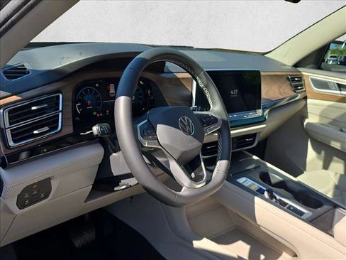 New 2026 Volkswagen Atlas SE FWD image 7