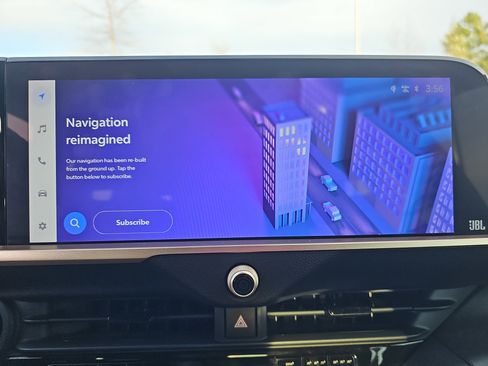 Used 2023 Toyota Crown Limited image 24