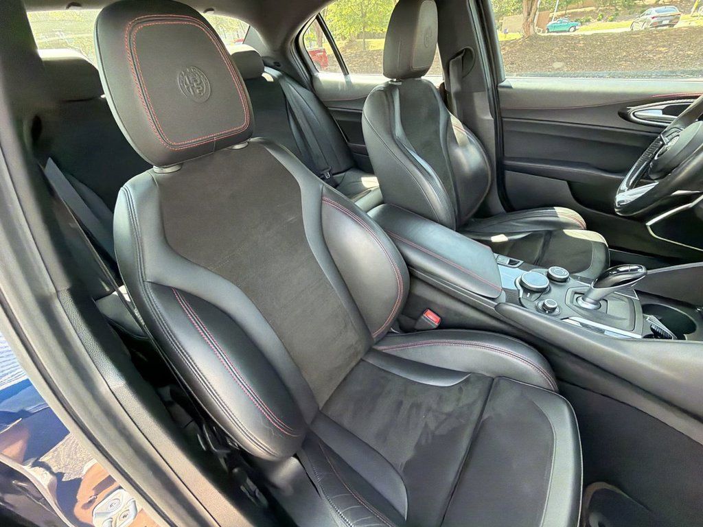 Used 2017 Alfa Romeo Giulia Quadrifoglio RWD image 27