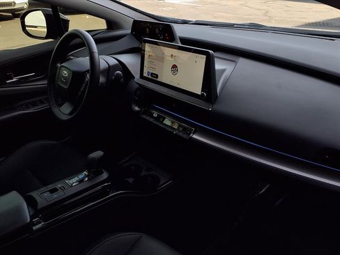 Certified 2024 Toyota Prius XLE image 24