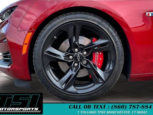 Used 2021 Chevrolet Camaro SS RWD image 9