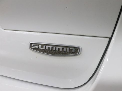 Used 2023 Jeep Grand Cherokee L Summit AWD/4WD image 11
