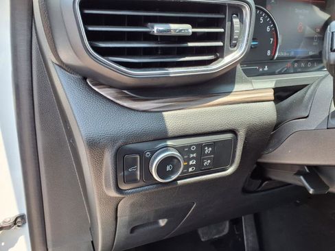 Used 2023 Ford Explorer Limited image 20