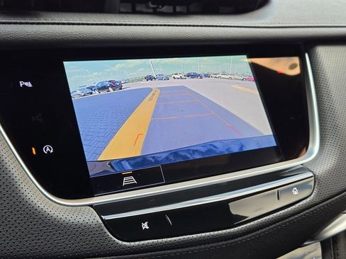 New 2025 Cadillac XT5 Luxury image 18
