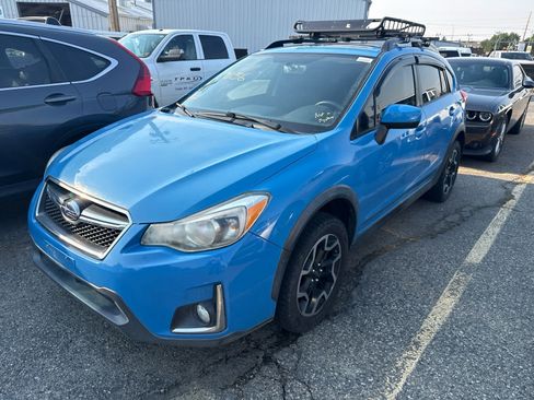 Used 2017 Subaru Crosstrek 2.0i Premium w/ Moonroof Package AWD/4WD image 1
