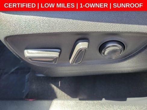 Used 2024 Toyota Highlander XLE FWD image 22