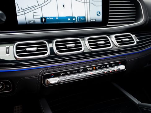 Used 2025 Mercedes-Benz GLS 63 AMG 4MATIC image 56