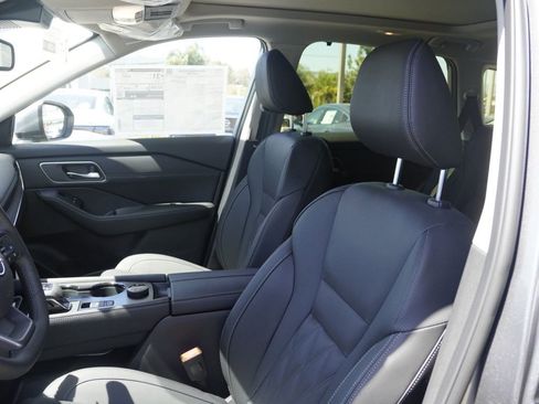 New 2026 Nissan Rogue Platinum AWD/4WD image 16