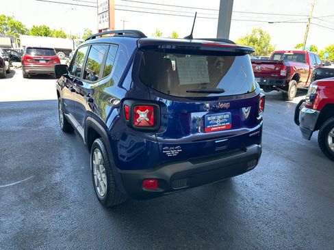 Used 2021 Jeep Renegade Sport w/ Sport Appearance Group AWD/4WD image 3