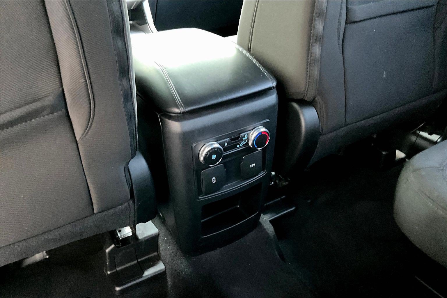 Used 2021 Ford Explorer XLT RWD image 9