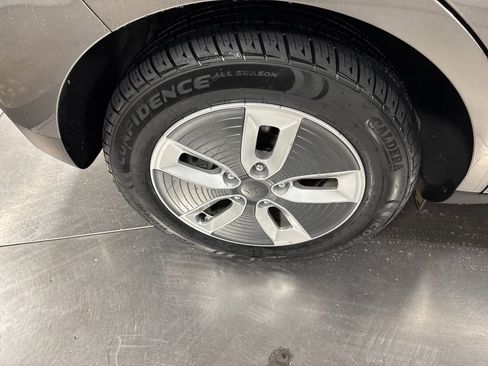 Used 2018 Kia Soul EV + image 13