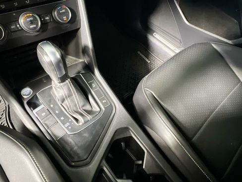 Used 2021 Volkswagen Tiguan SE R-Line image 26