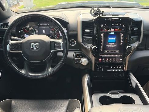 Used 2019 RAM 1500 Laramie AWD/4WD image 10