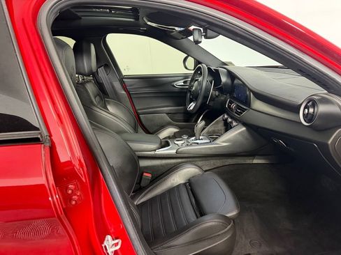 Used 2023 Alfa Romeo Giulia Veloce image 33