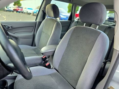Used 2004 Ford Focus SE image 24