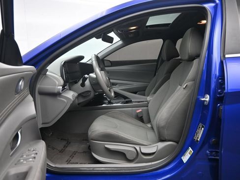 Used 2025 Hyundai Elantra SEL FWD image 21