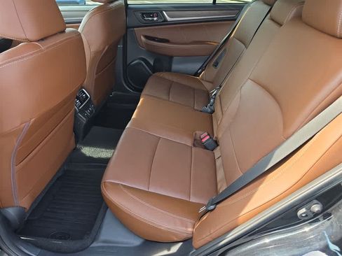 Used 2019 Subaru Outback 2.5i Touring AWD/4WD image 16