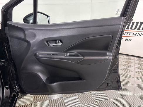 Used 2021 Nissan Versa SR image 26