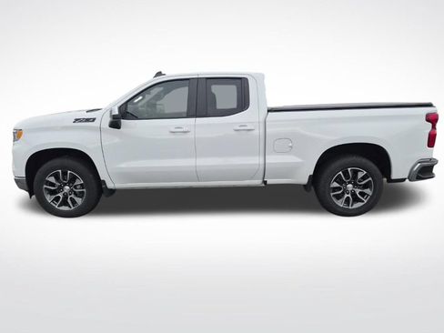 Used 2024 Chevrolet Silverado 1500 LT w/ Z71 Off-Road Package AWD/4WD image 7