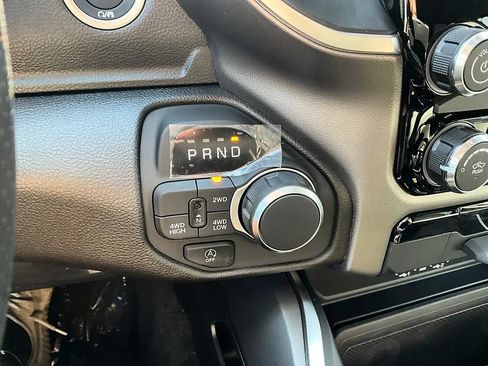 New 2026 RAM 1500 Express AWD/4WD image 18