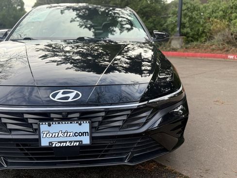 Used 2024 Hyundai Elantra Limited image 4
