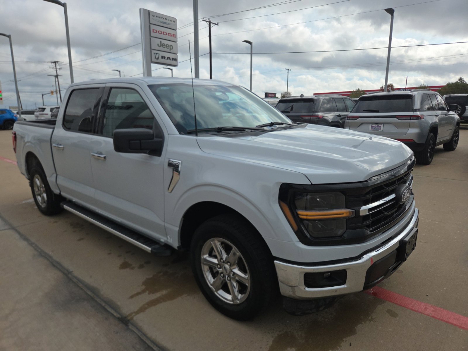 Used 2025 Ford F150 XLT w/ Equipment Group 301A Standard RWD image 3
