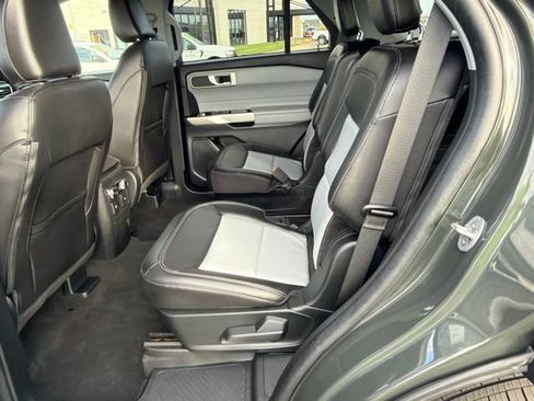 Used 2023 Ford Explorer XLT w/ Equipment Group 202A AWD/4WD image 26
