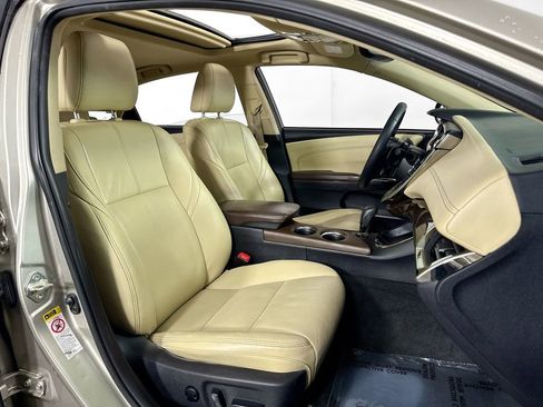 Used 2013 Toyota Avalon Limited image 33