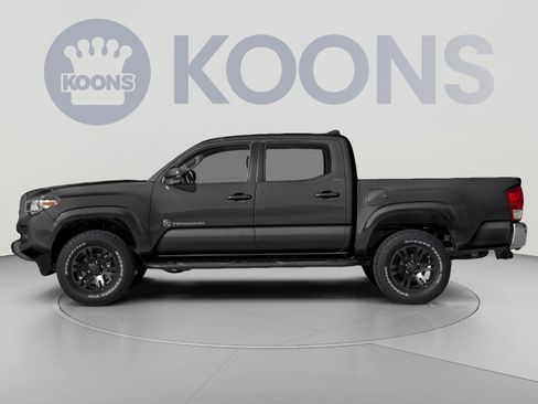Used 2017 Toyota Tacoma TRD Sport w/ Tow Package (A/T) AWD/4WD image 4