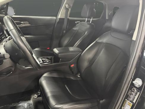 Certified 2024 Kia Sportage EX image 4