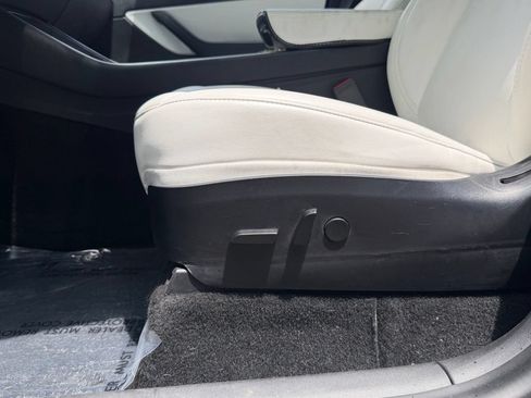 Used 2020 Tesla Model Y Long Range AWD/4WD image 27