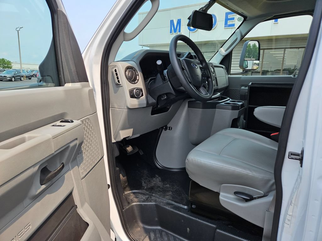 New 2026 Ford E-450 and Econoline 450 Super Duty w/ Shuttle Bus Prep Package RWD image 12
