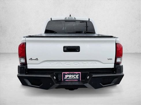 Certified 2021 Toyota Tacoma SR5 AWD/4WD image 7