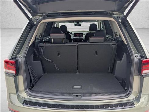 Used 2026 Volkswagen Atlas Peak Edition AWD/4WD image 7