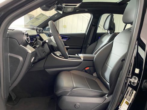 Used 2026 Mercedes-Benz GLC 300 4MATIC image 4