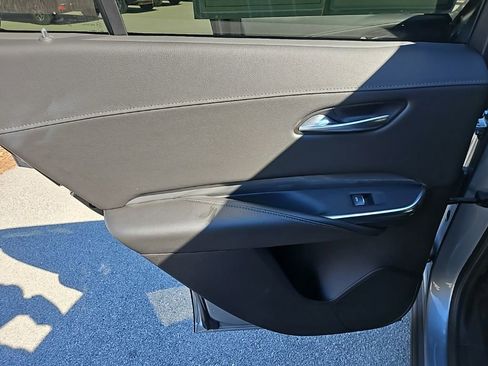 Used 2025 Cadillac XT4 Premium Luxury image 25