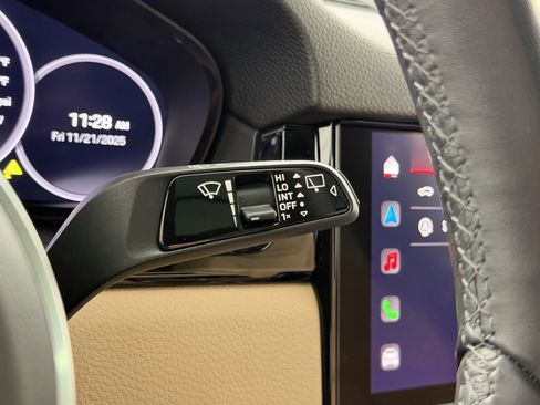 Certified 2023 Porsche Cayenne Platinum Edition image 51