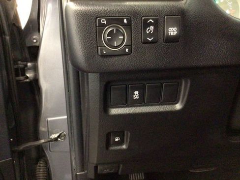 Used 2015 Lexus GX 460 w/ Navigation Package AWD/4WD image 14