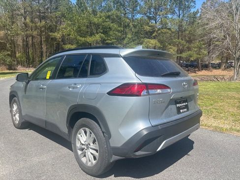 Used 2023 Toyota Corolla Cross LE image 7